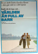 Verden er fuld af börn 1980 movie poster Karen-Lise Mynster Jesper Christensen Kurt Ravn Aase Schmidt Denmark Beach Kids